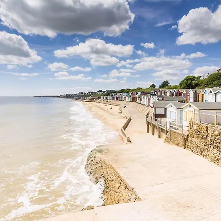 Superb Caravan With Decking And Free Wifi At Naze Marine Park Ref 17236C Walton-on-the-Naze Exterior photo